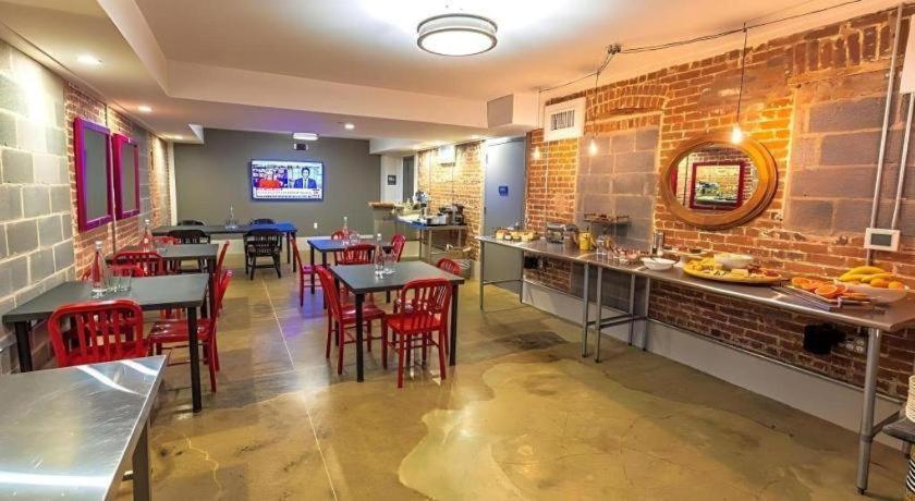 The George Montclair Hotel Ngoại thất bức ảnh