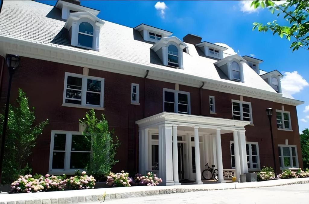 The George Montclair Hotel Ngoại thất bức ảnh
